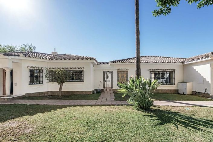 Image No.7-Villa de 4 chambres à vendre à Estepona