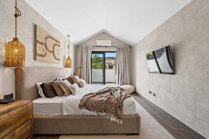 Image No.2-Villa de 5 chambres à vendre à Estepona
