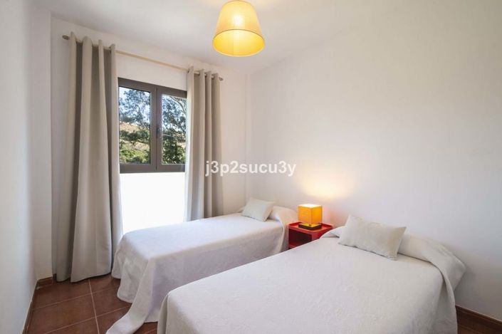 Image No.13-3 Bed Semi-Detached for sale