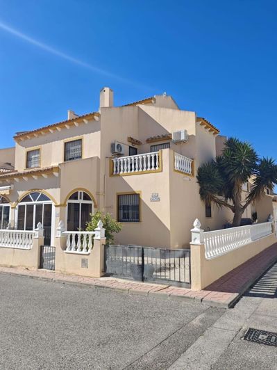 Image No.2-Maison de ville de 2 chambres à vendre à Orihuela Costa