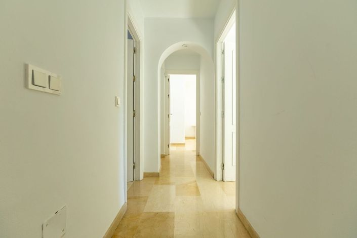 Image No.22-3 Bed Townhouse for sale