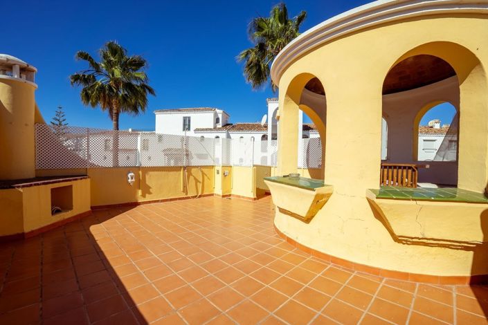 Image No.25-3 Bed Townhouse for sale