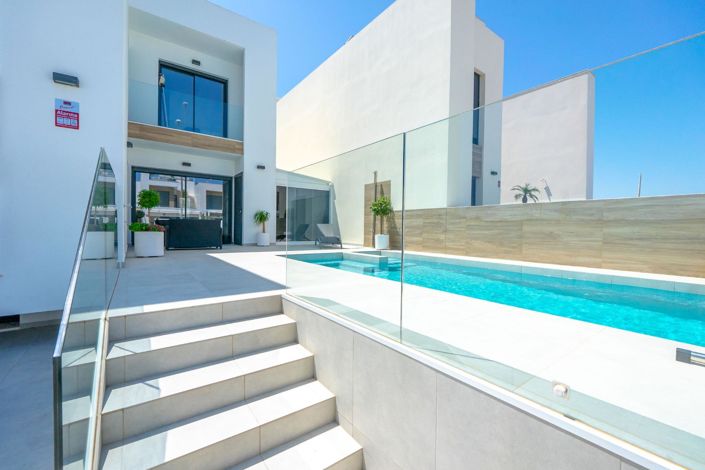 Image No.33-5 Bed Villa for sale