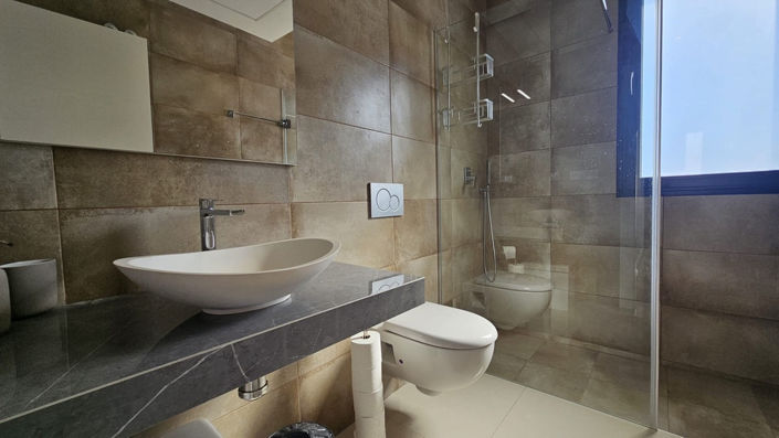 Image No.20-6 Bed Villa for sale
