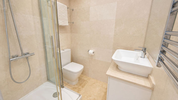 Image No.18-4 Bed Semi-Detached for sale