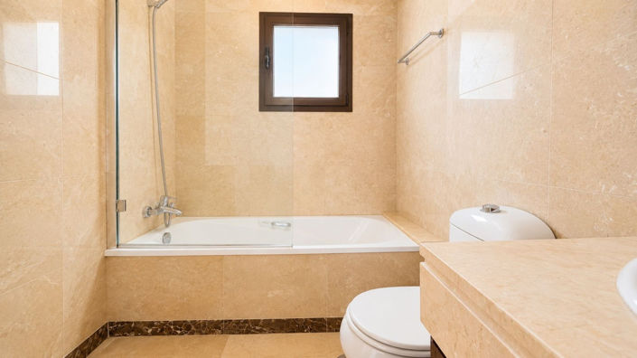 Image No.24-4 Bed Semi-Detached for sale