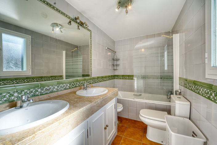 Image No.17-4 Bed Villa for sale