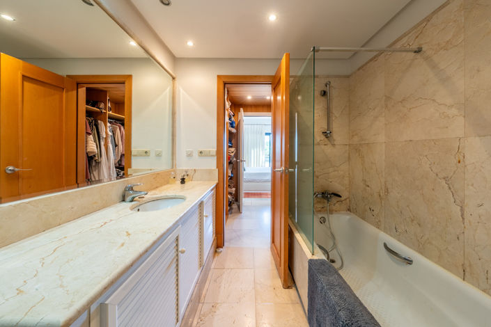 Image No.19-3 Bed Apartment for sale