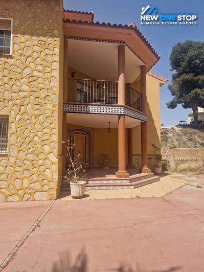 Image No.2-4 Bed Villa / Detached for sale