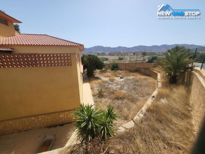 Image No.39-4 Bed Villa / Detached for sale