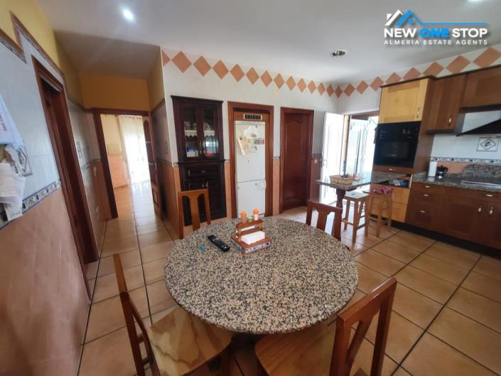 Image No.15-4 Bed Villa / Detached for sale