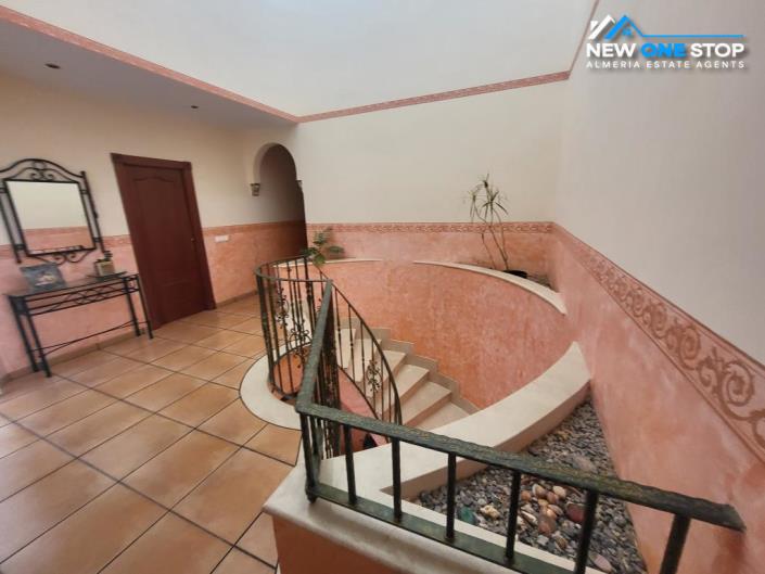 Image No.11-4 Bed Villa / Detached for sale