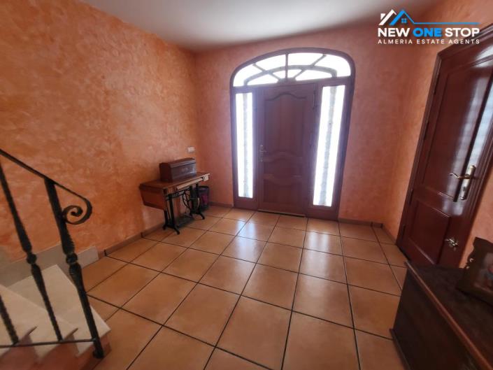 Image No.5-4 Bed Villa / Detached for sale