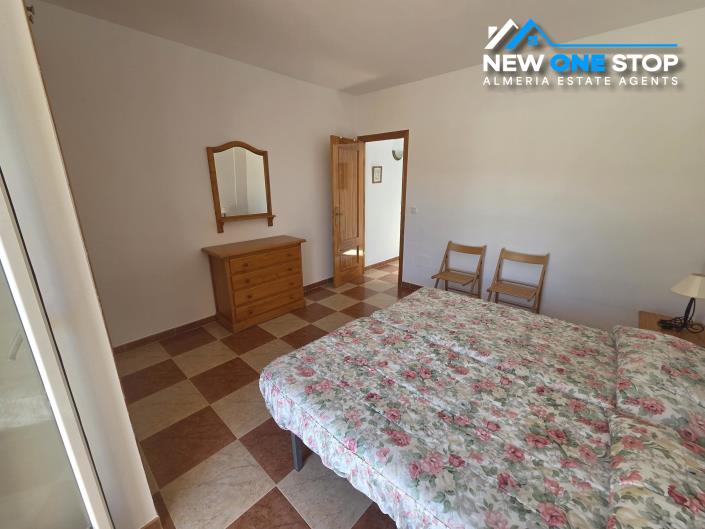 Image No.30-3 Bed Townhouse for sale