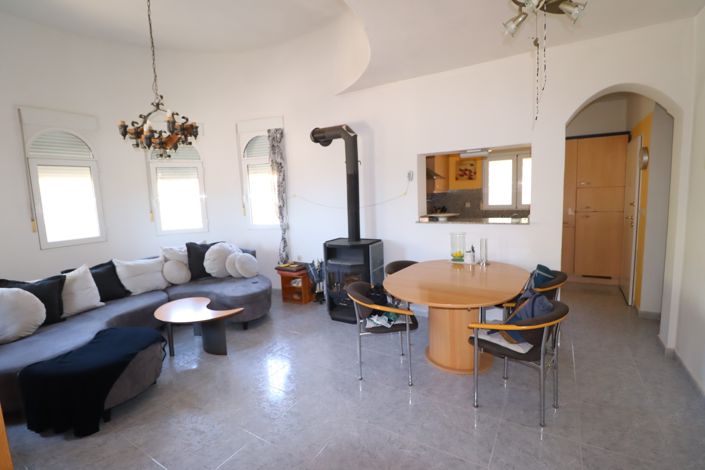 Image No.20-3 Bed Country House for sale