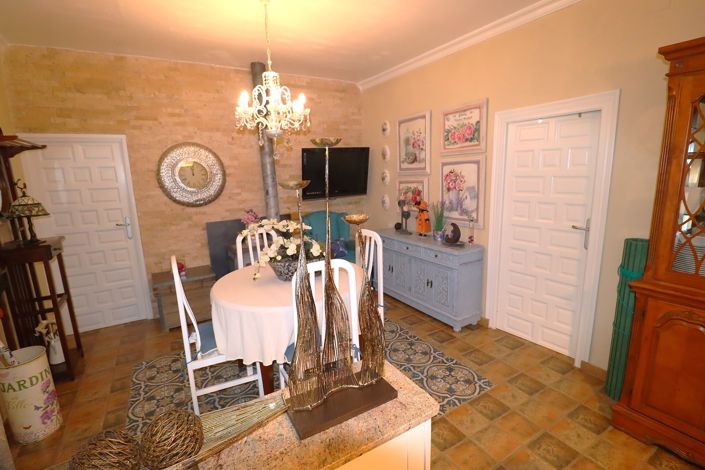 Image No.17-4 Bed Country House for sale
