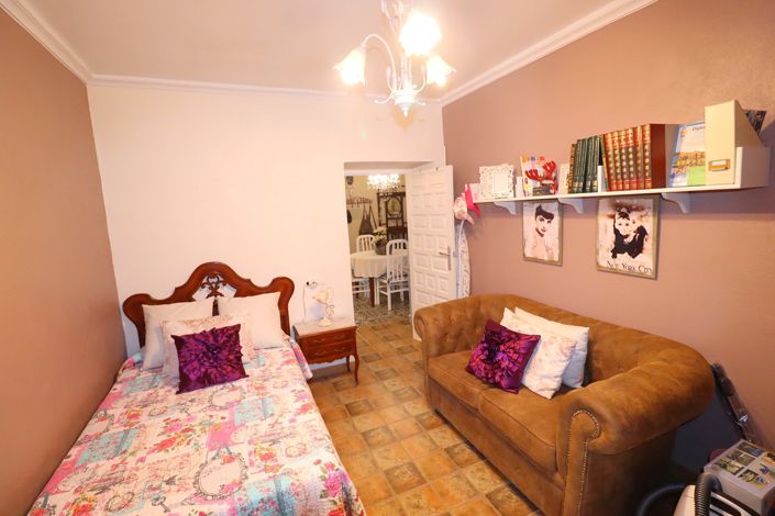 Image No.20-4 Bed Country House for sale