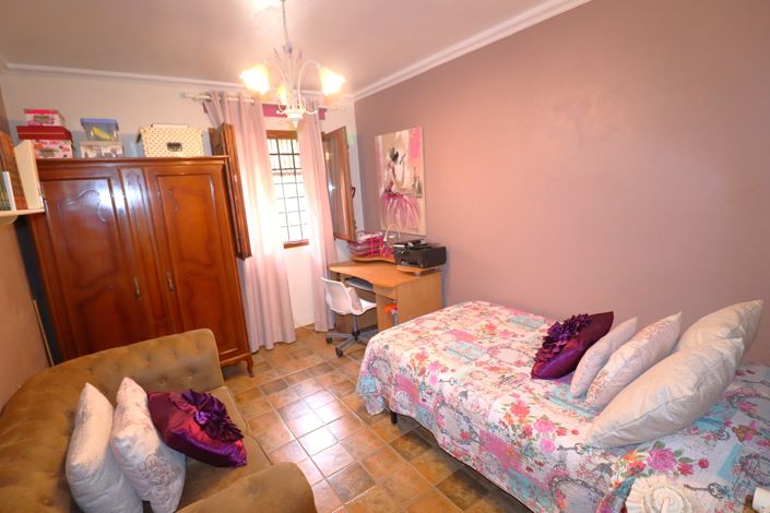 Image No.22-4 Bed Country House for sale