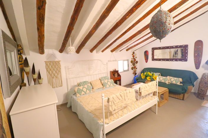 Image No.36-4 Bed Country House for sale