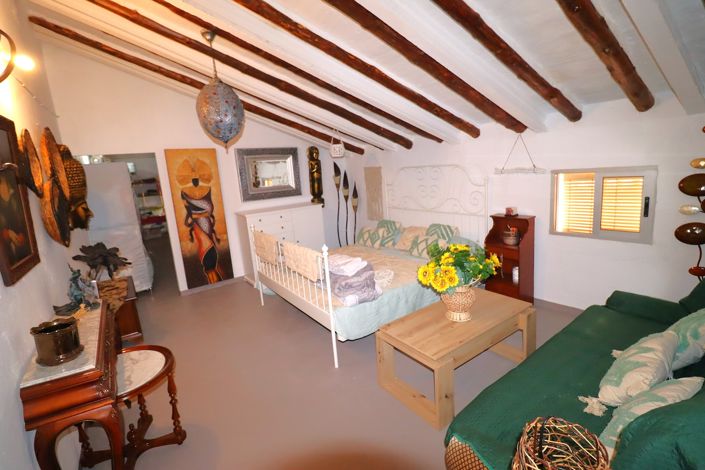 Image No.37-4 Bed Country House for sale