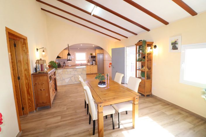 Image No.19-4 Bed Country House for sale