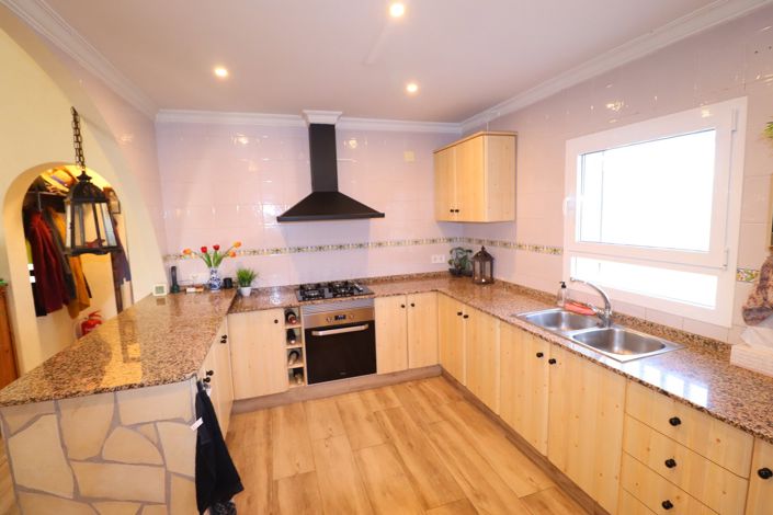 Image No.22-4 Bed Country House for sale