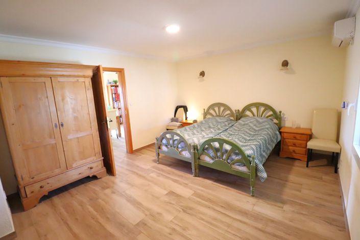 Image No.29-4 Bed Country House for sale
