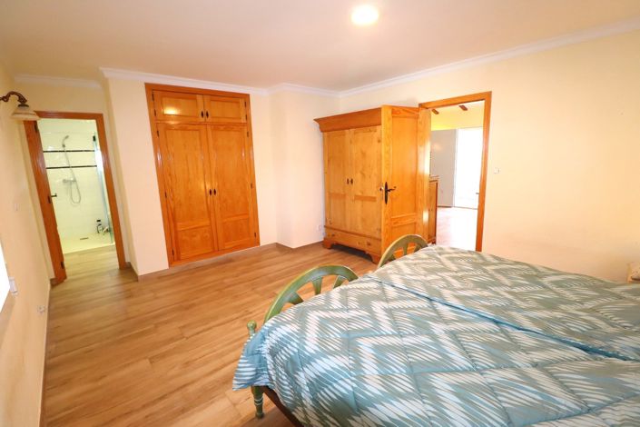 Image No.30-4 Bed Country House for sale