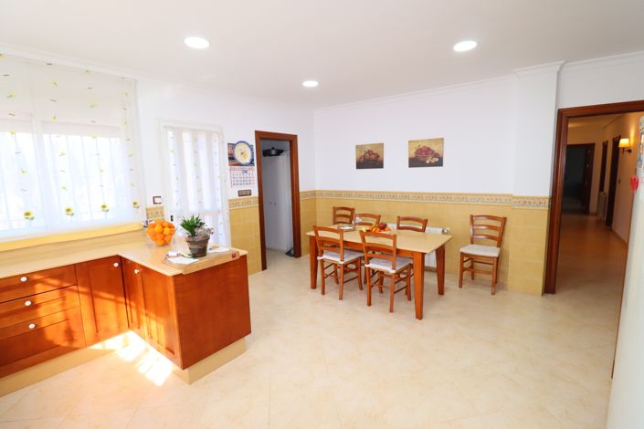 Image No.20-4 Bed Villa for sale