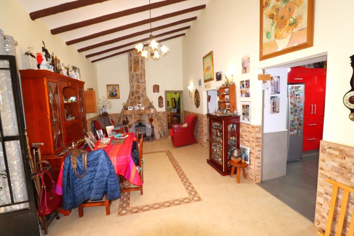Image No.10-3 Bed Country House for sale