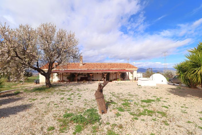 Image No.2-3 Bed Country House for sale