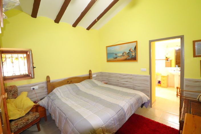 Image No.33-3 Bed Country House for sale