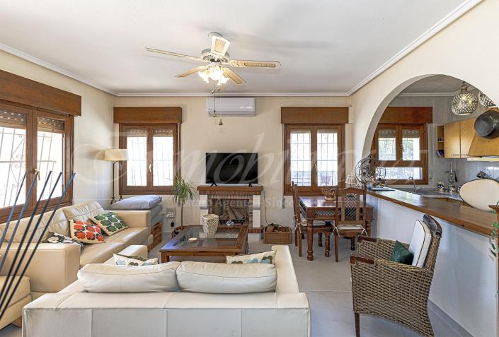 Image No.12-3 Bed Villa / Detached for sale