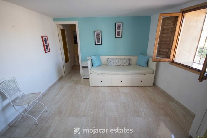 Image No.15-6 Bed Villa for sale