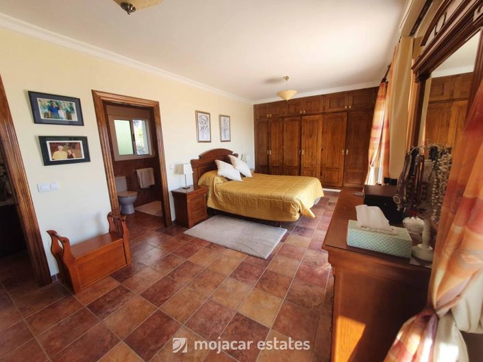 Image No.13-4 Bed Villa for sale