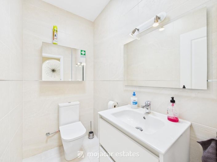 Image No.12-3 Bed Townhouse for sale