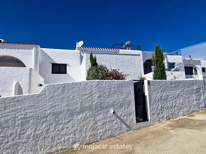 Image No.15-3 Bed Townhouse for sale