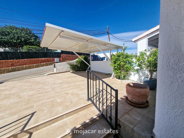 Image No.17-3 Bed Townhouse for sale