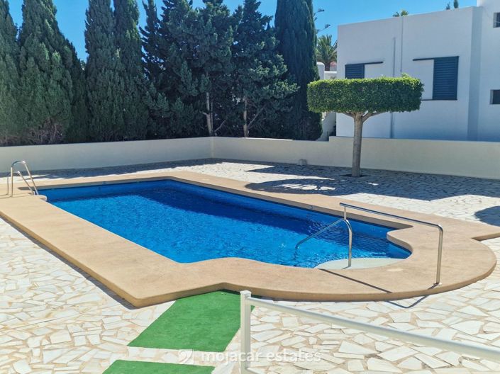 Image No.18-3 Bed Townhouse for sale