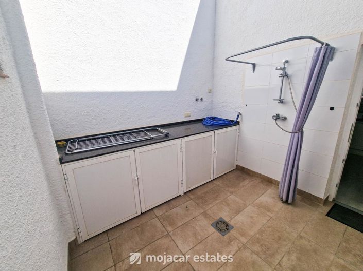 Image No.20-3 Bed Townhouse for sale