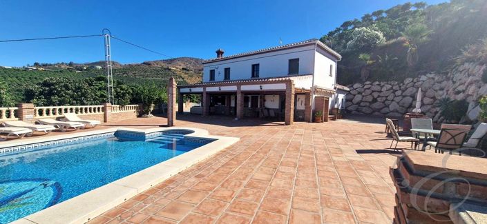 Image No.3-Propriété de 5 chambres à vendre à Vélez-Málaga