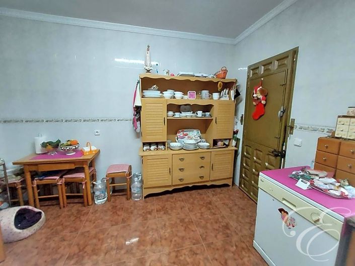 Image No.7-3 Bed Property for sale