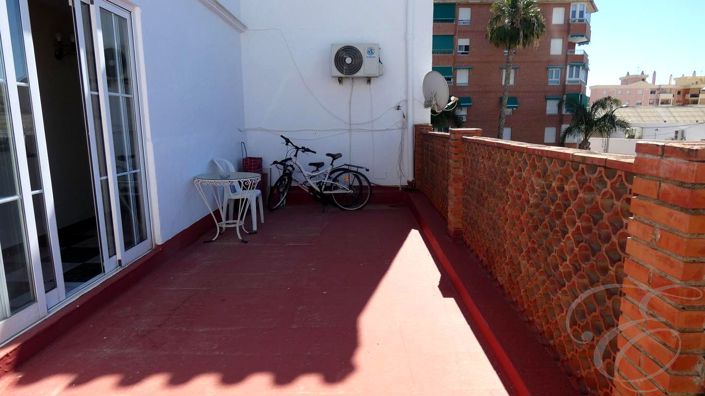Image No.5-6 Bed Property for sale