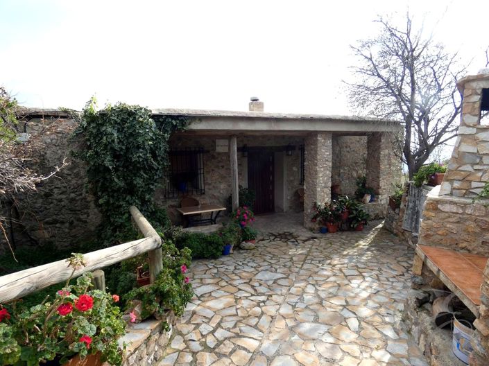 Image No.14-4 Bed Property for sale