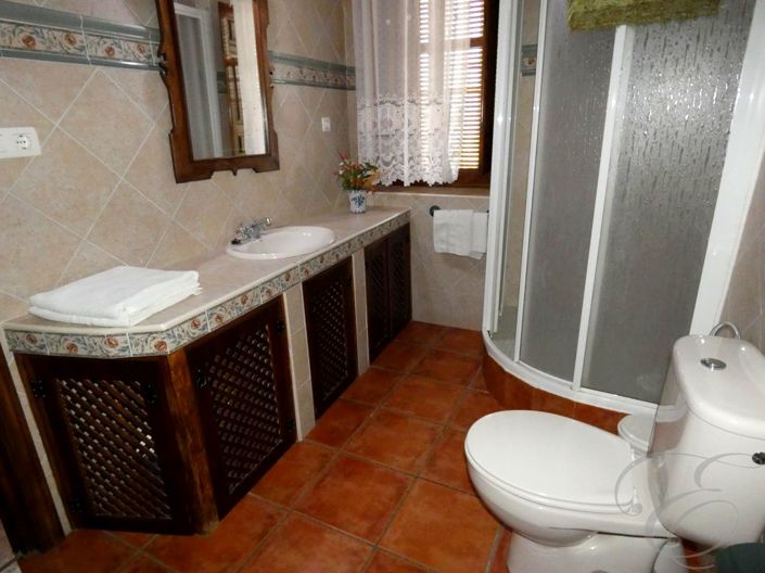 Image No.18-4 Bed Property for sale