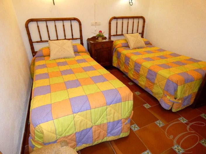 Image No.20-4 Bed Property for sale