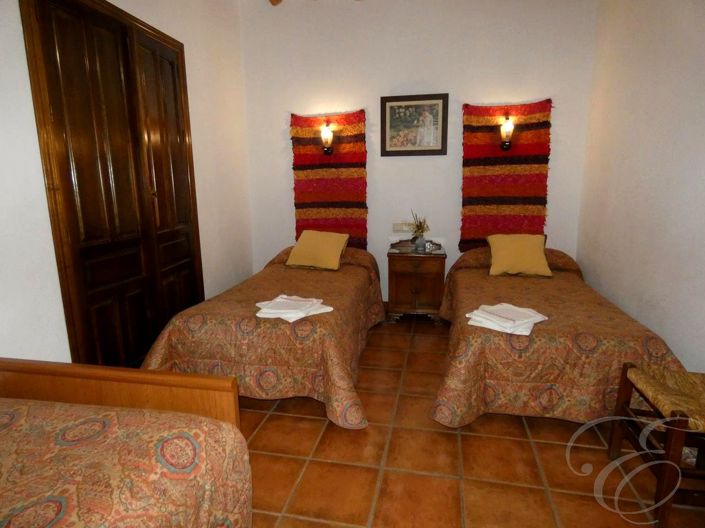 Image No.8-4 Bed Property for sale