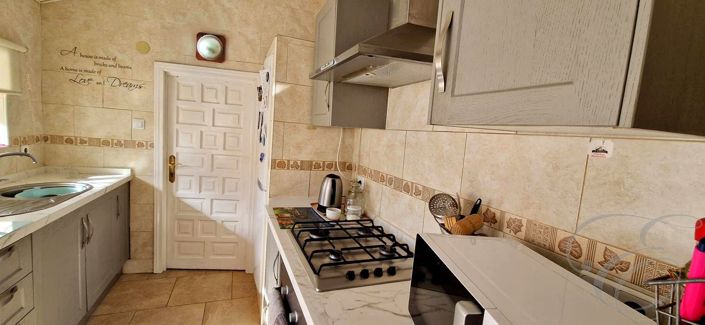 Image No.2-3 Bed Property for sale
