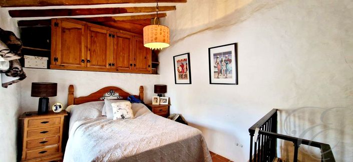 Image No.4-3 Bed Property for sale
