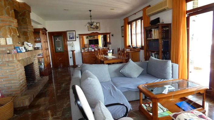 Image No.6-Propriété de 4 chambres à vendre